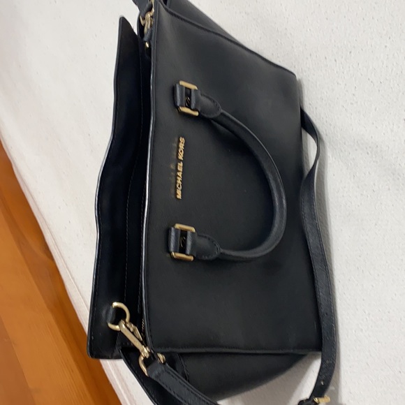 Michael Kors black purse - Picture 5 of 7